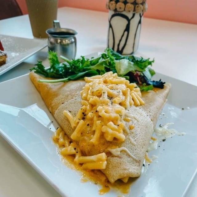 Mac & Cheese Crepe 🌶️.